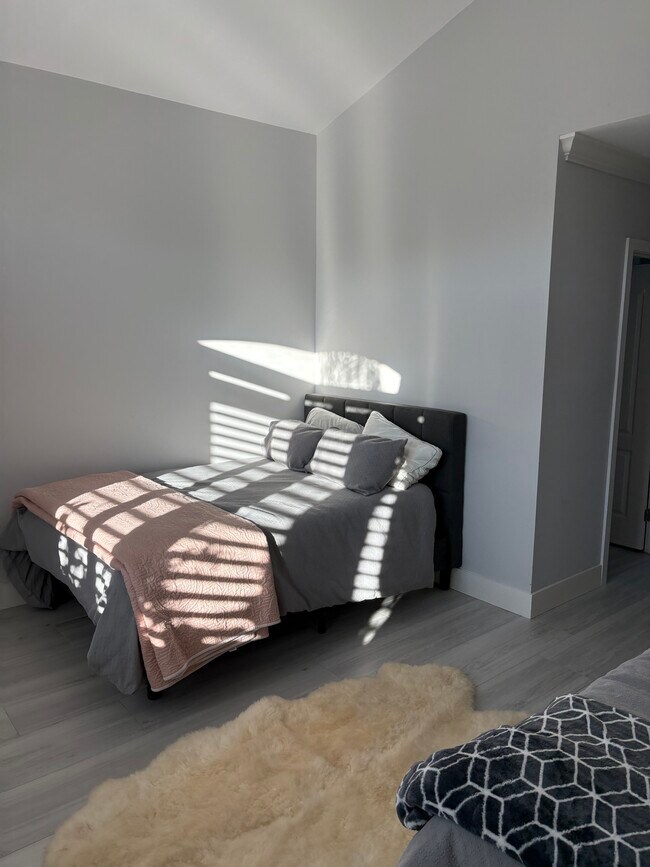 Building Photo - 1050 Lytham Ct