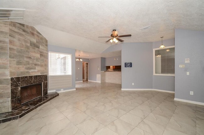 Building Photo - 9414 Clipperwood Pl
