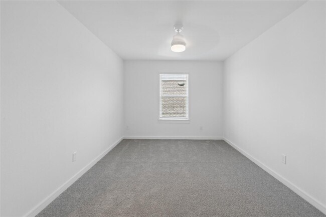 Building Photo - 4727 Bay Vista Dr