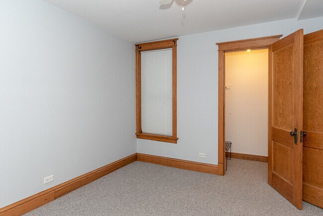 Building Photo - 3712 N Clark St