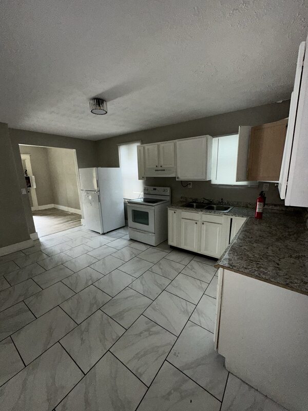 Building Photo - 1058 Dixie Hwy