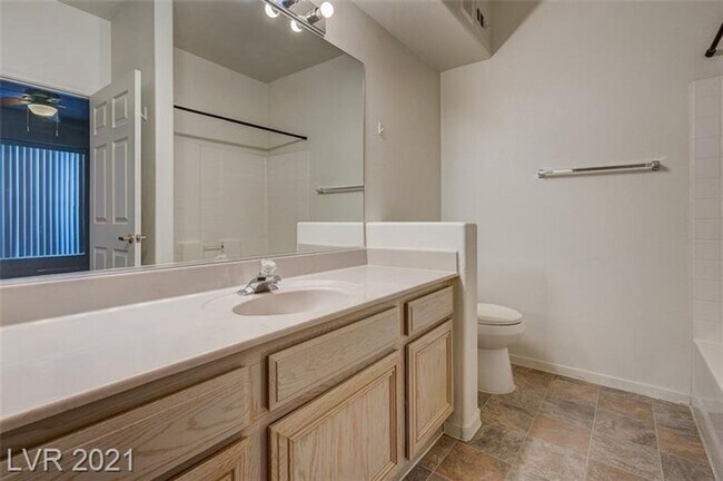 Building Photo - Resort-Style Living in the Gated Vistana C...