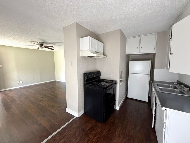 Building Photo - 6403 Hollis Ave