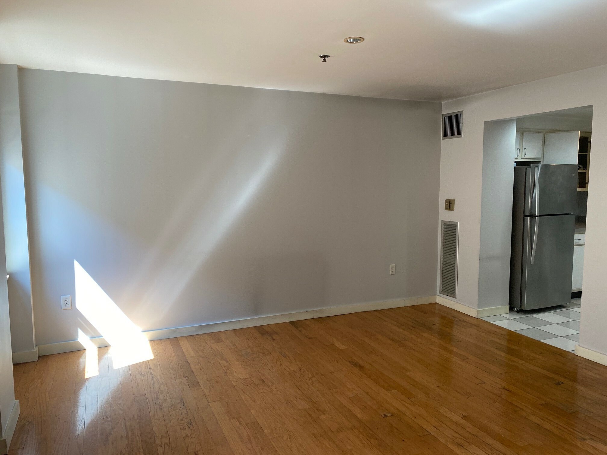 Building Photo - 528 Commonwealth Ave