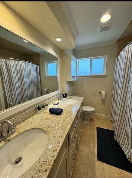 Building Photo - 6906 Alderney Dr