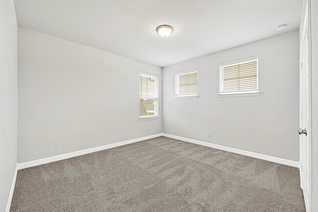 Building Photo - 9339 Galloway Wds Trl