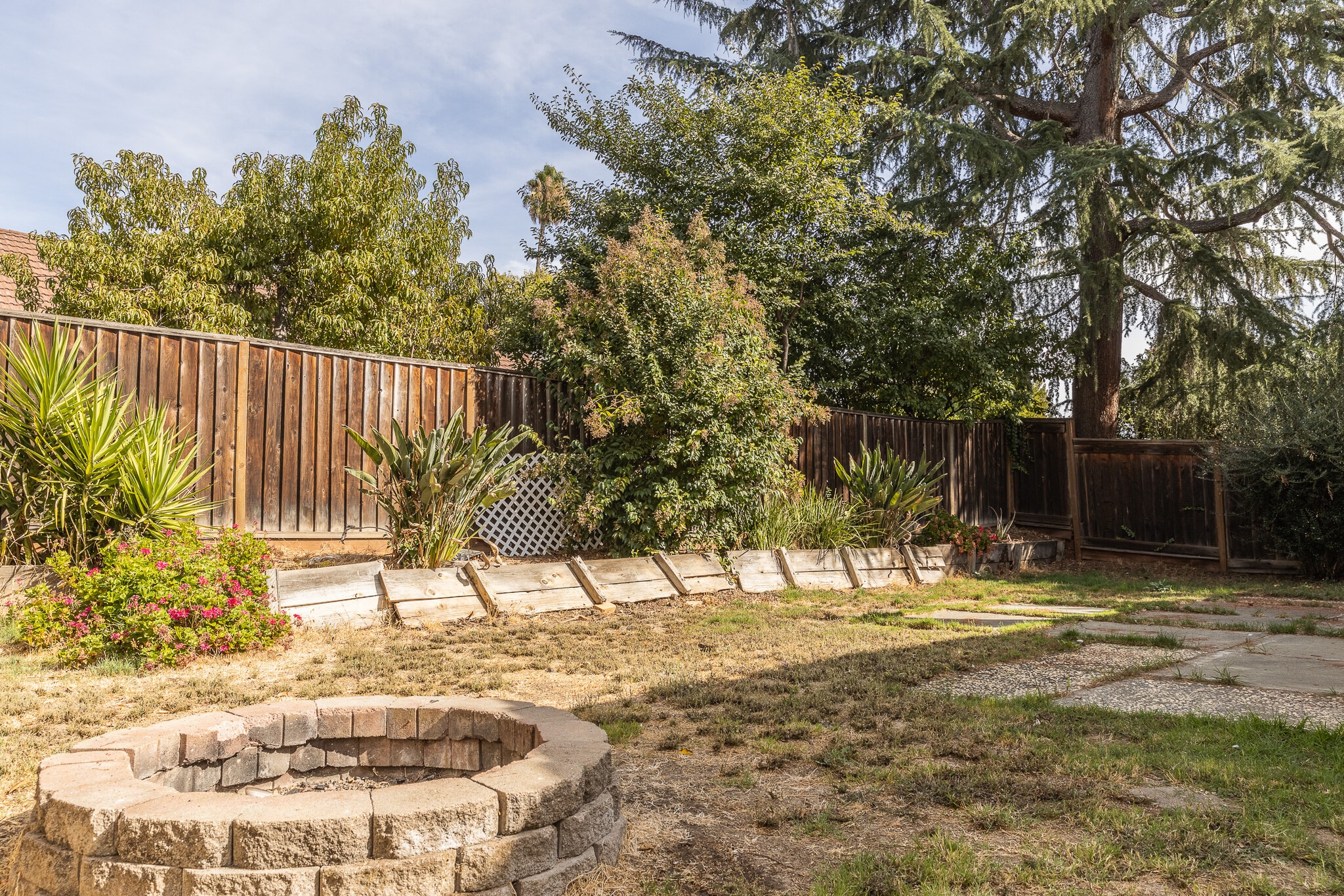 Building Photo - 7084 Via Ramada