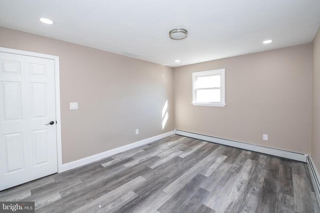 Building Photo - 710 W Callowhill St