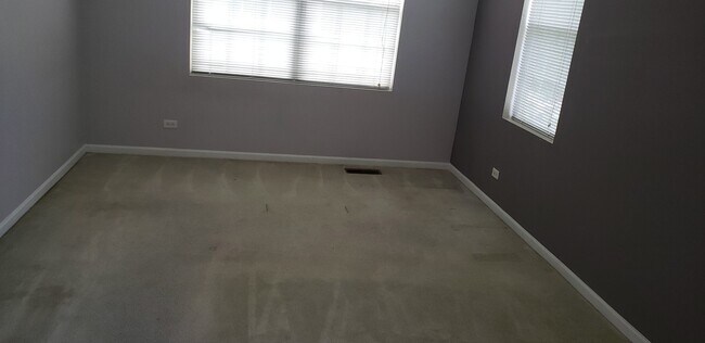 Building Photo - 124 E Bailey Rd