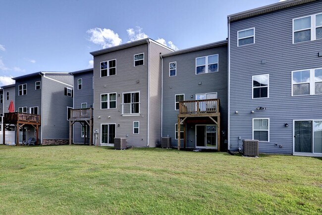 Building Photo - 105 Big Wds Dr