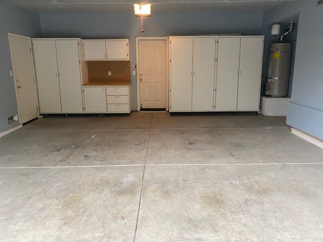 Building Photo - Available 9/1 Single level home in Lincoln...