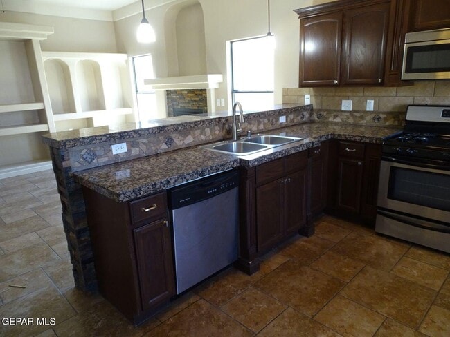 Building Photo - 3309 Garden Point Dr