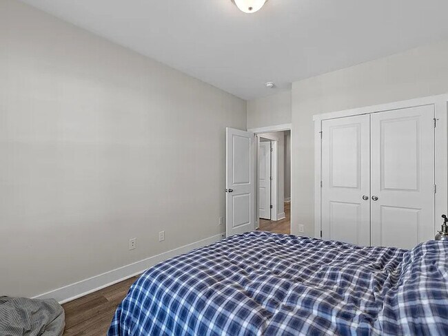 Building Photo - Lease OR Lease to Own