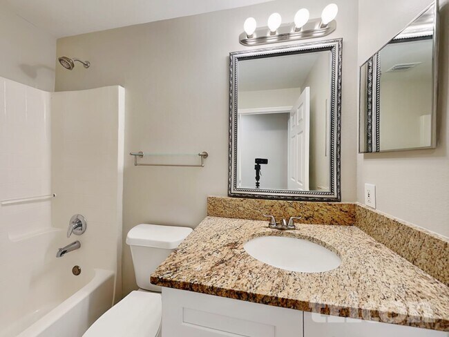 Building Photo - 649 Doe Cove Pl