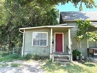 Building Photo - 2416 Graham St