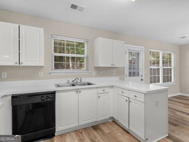 Building Photo - 156 Watercress Ct