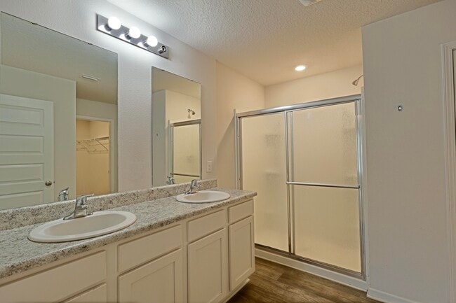 Building Photo - 5747 Guinevere Ln