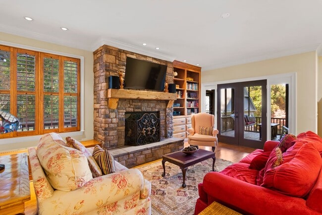 Building Photo - 1070 Riverwalk Point