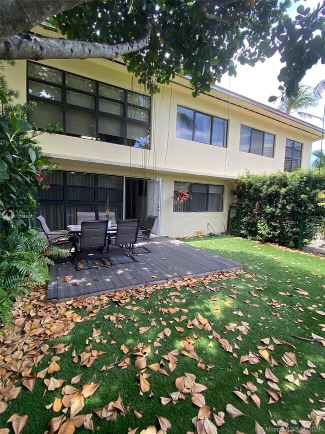 Building Photo - 32 Camden Dr