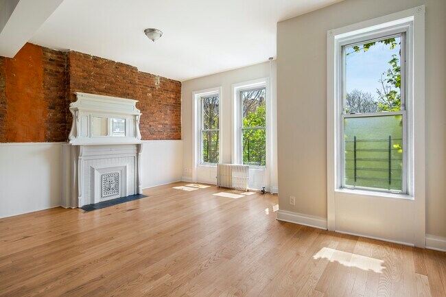 Building Photo - 418 Macon St