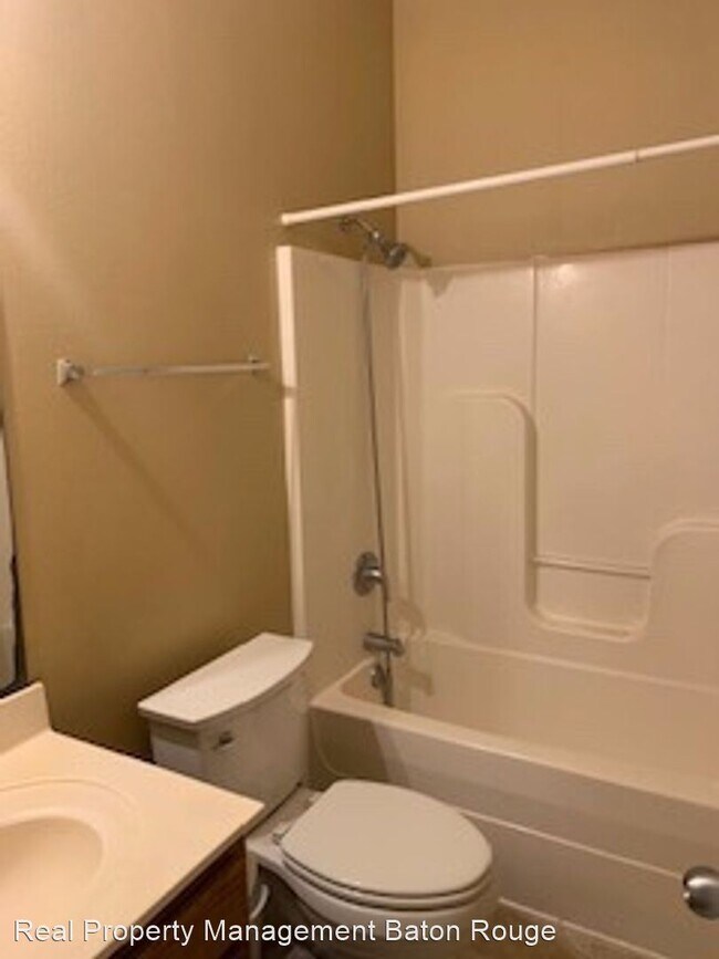 Building Photo - 4 br, 3 bath House - 10043 High Pines Dr.