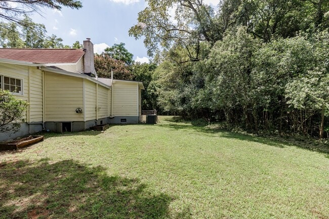 Building Photo - 2121 Simonton Bridge Rd