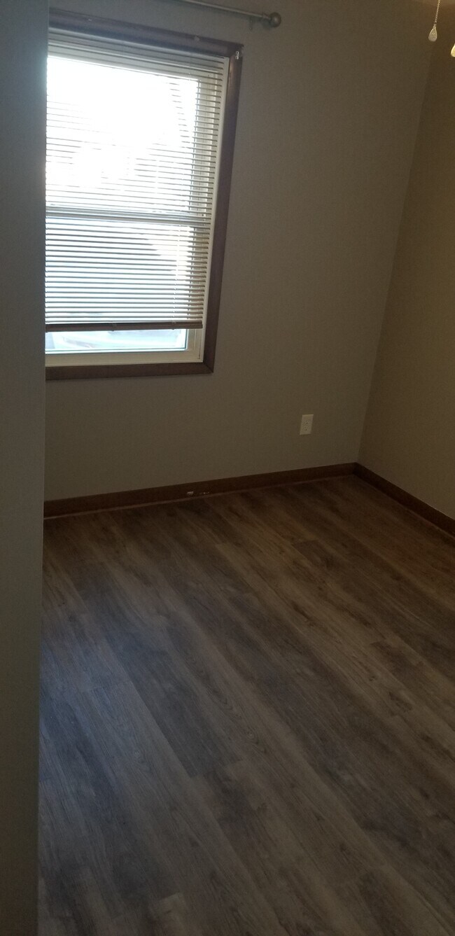 Building Photo - 306 Sycamore St