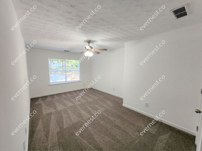 Building Photo - 4977 Hudson Rd