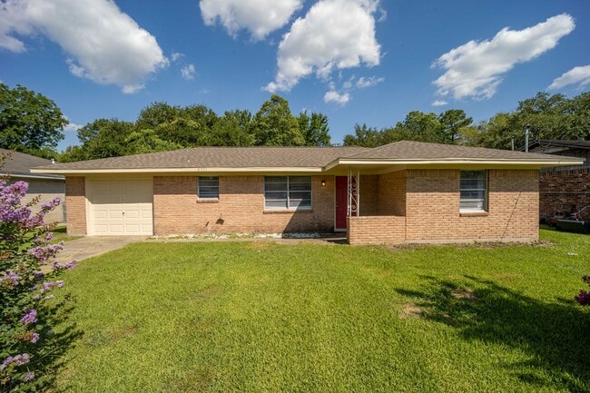 Building Photo - Move in Ready in 77705!  3 bed - 1.5 bath ready to be your new home.