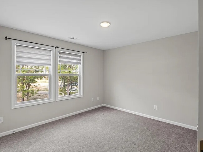 Building Photo - Room in House on Bounty Cir