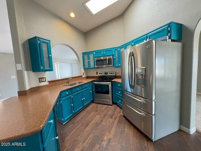 Building Photo - 4933 Los Reyes Dr