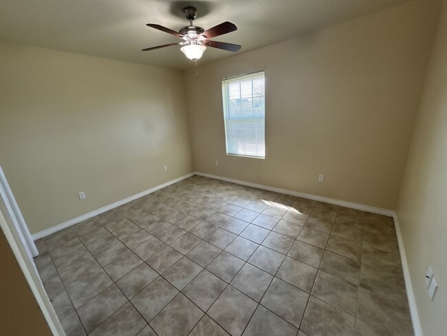 Building Photo - 3301 Pecan Dr