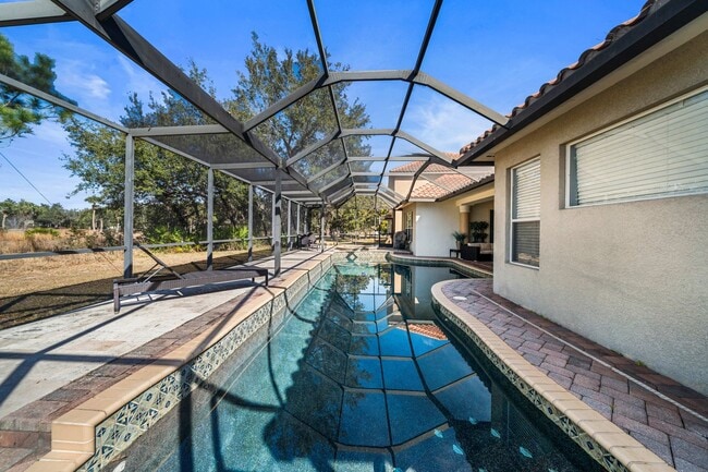 Building Photo - Fully Furnished Executive Rental in Providence