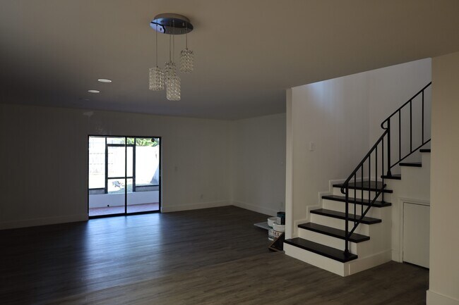 Building Photo - 2385 NE 171 St