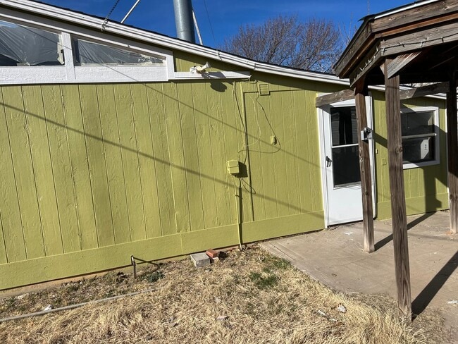 Building Photo - 5bedrooms 2bathrooms with CH/A