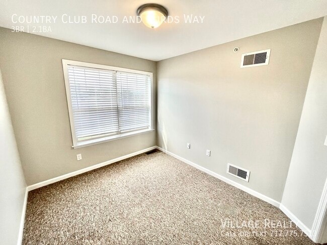 Building Photo - 703 Country Club Rd