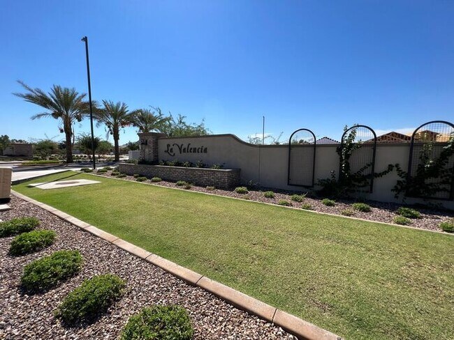 Building Photo - MOVE IN SPECIALS - $1500.00 OFF!! Executive Single-Story 4-Bedroom Rental with $50K+ Upgrades & I...