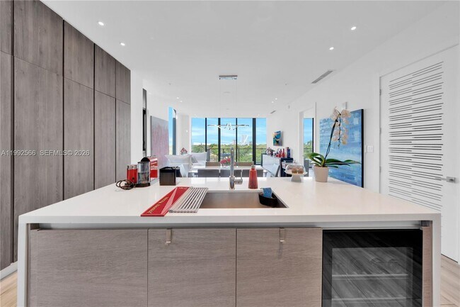 Building Photo - 3156 SW 27th Ave