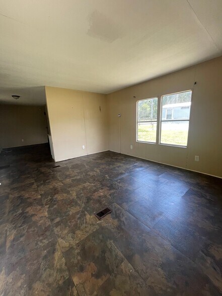 Building Photo - 8535 Mathews Rd
