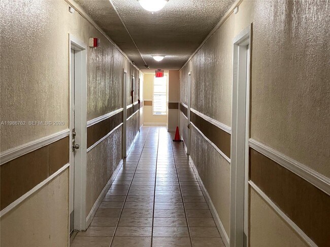 Building Photo - 4550 NW 9th St