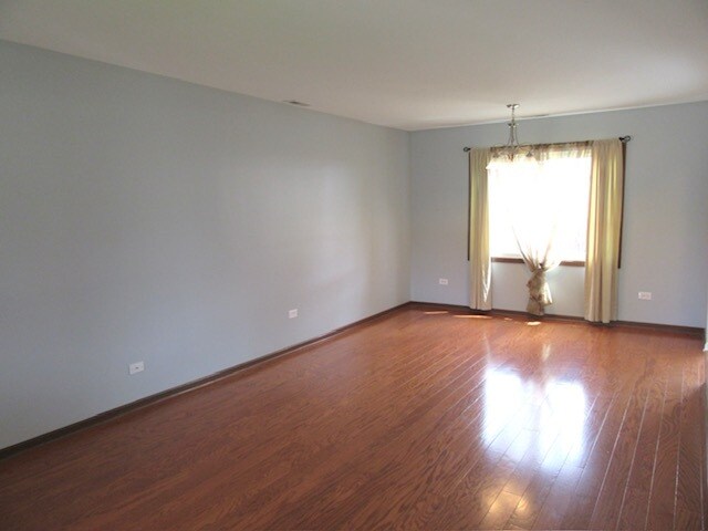 Building Photo - 525 Commanche Trl