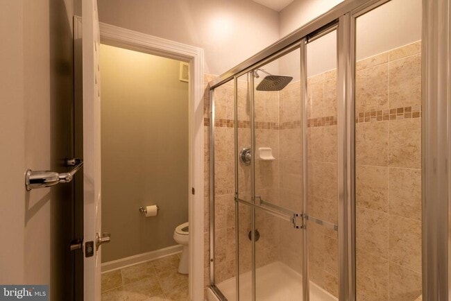 Building Photo - 323 Community Center Ave