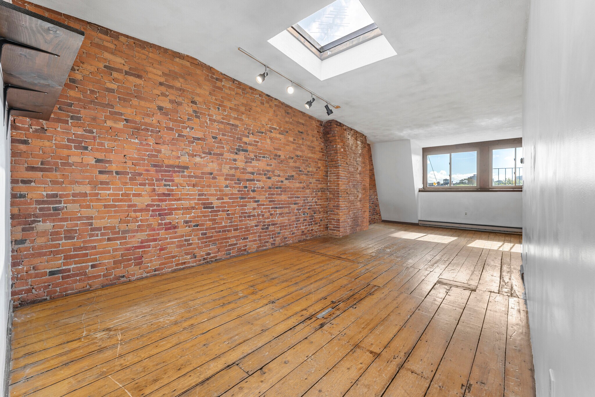 living room - 660 Tremont St