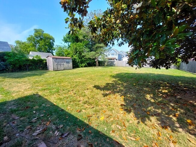 Building Photo - CUTE AND COZY 3 BEDROOM HOME AT BUCKROE BEACH FOR RENT!!!