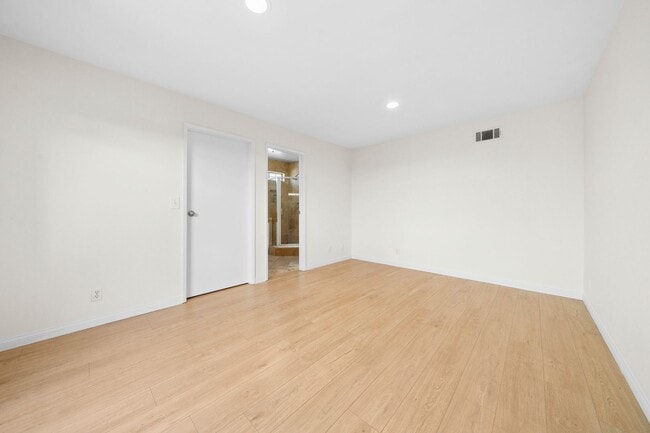 Building Photo - 221 Cabrillo St