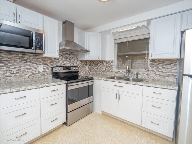 Building Photo - 3421 Cantrell