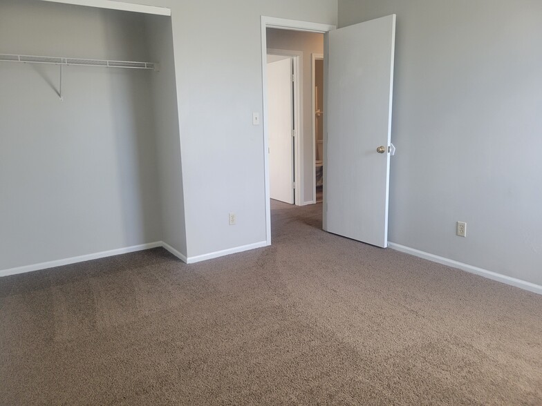 Building Photo - 2695 Four Seasons Dr