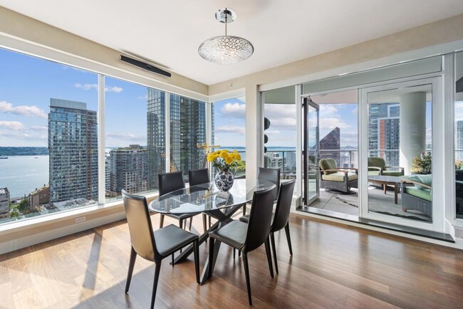 Building Photo - The Escala Condominiums - 3 bedrooms