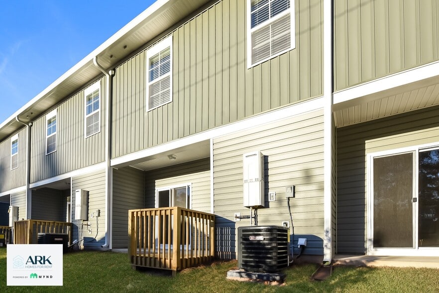 Building Photo - 302 High Grv Wy