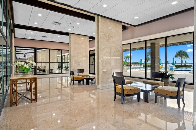 Building Photo - 300 Bayview Dr